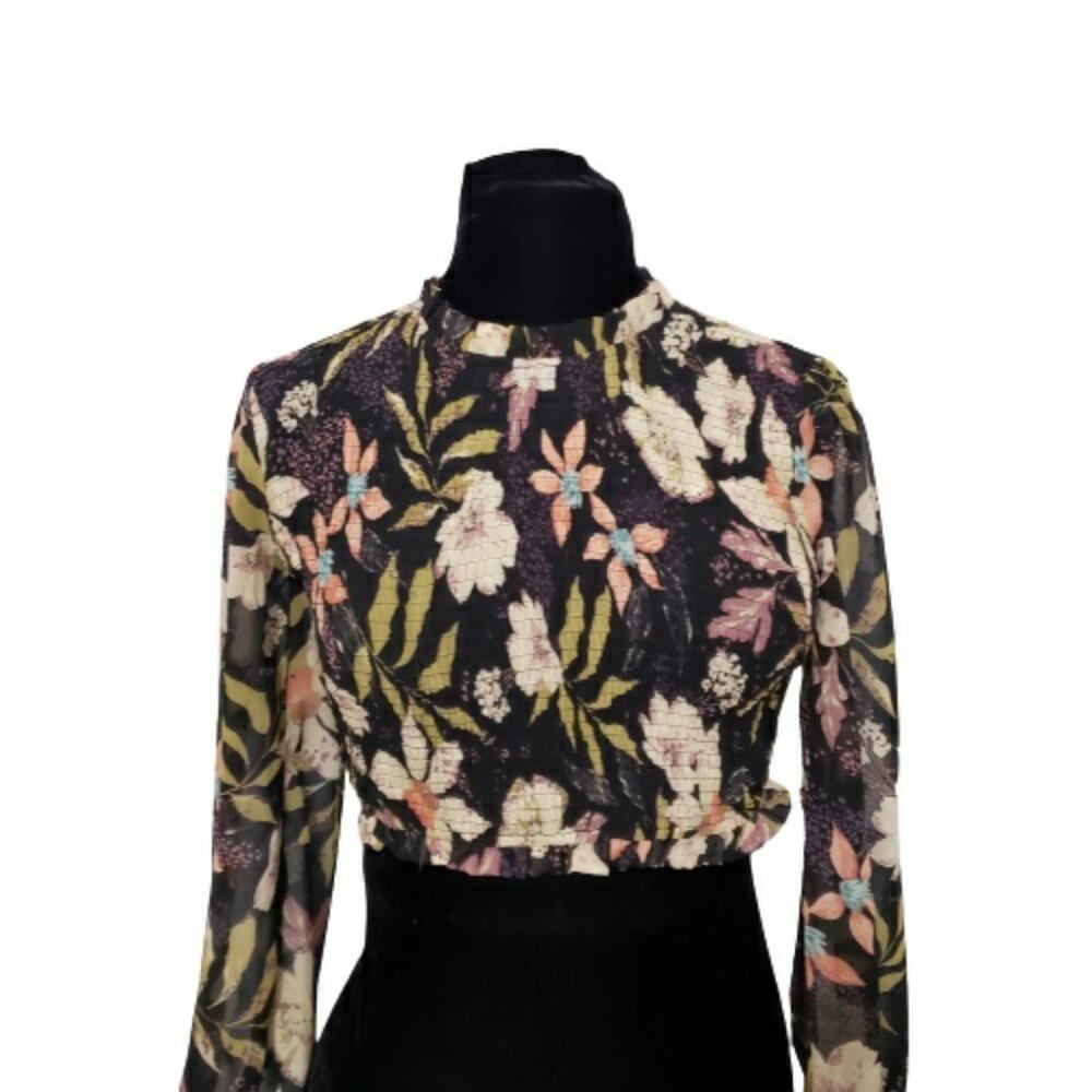 Lyn Burches‎ Black Floral Smocked Stretchy Semi Sheer Sleeve Crop Top Small Y2K